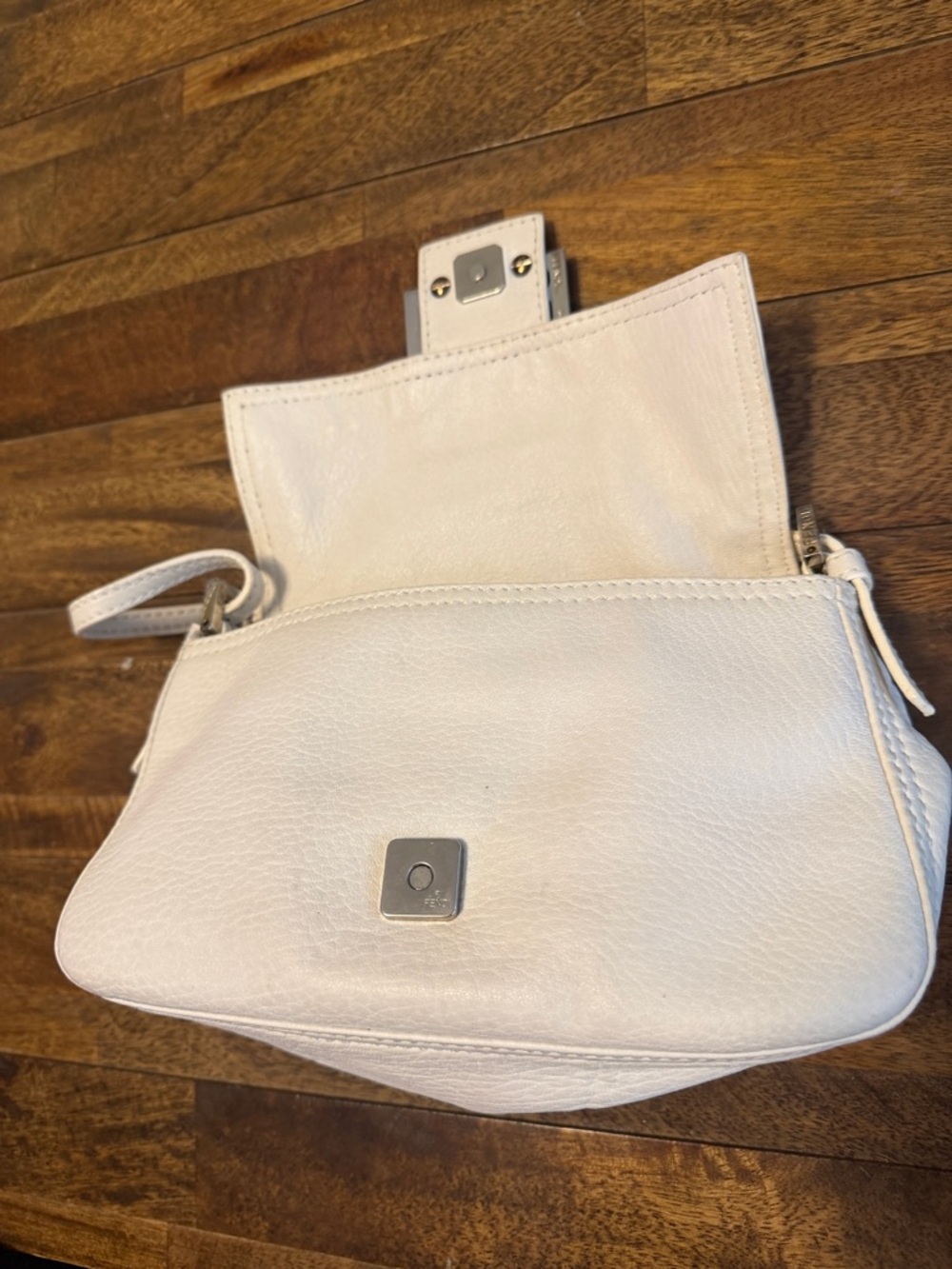 Fendi White Baguette Leather Shoulder Bag Vintage Style - Picture 5 of 9